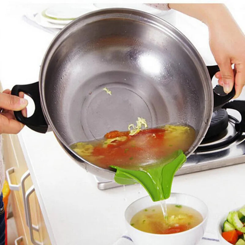 Funnel Anti-Spill Silicone Slip on Pour Soup Spout Funnel for Pots Pans and Bowls and Jars